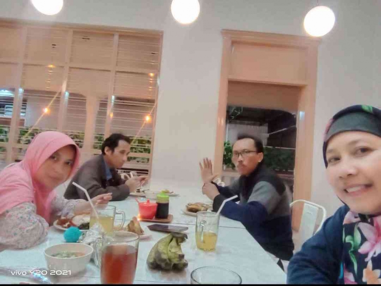 Kopdar Tipis-tipis di Dapoer Kota Lama Malang